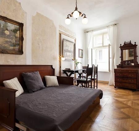 Old Town Apartment Прага Экстерьер фото